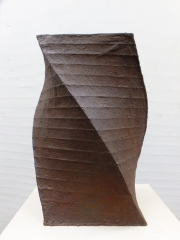 ８第37回近畿高校総合文化祭　奨励賞　3年　後呂菜摘「Twist90°」